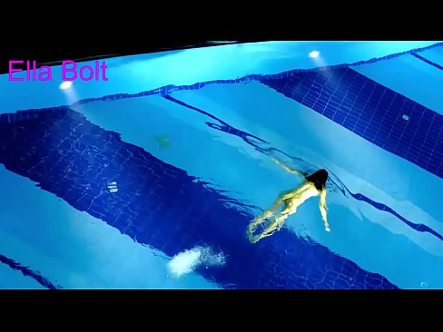 ❤️ Saya tidak boleh berhenti menonton, berambut perang muda ditangkap berenang bogel di kolam peranginan ELLA BOLT Video lucah pada ms.hentaisaturn.ru ❌❤